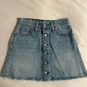 Levi’s Denim Button-Front Skirt